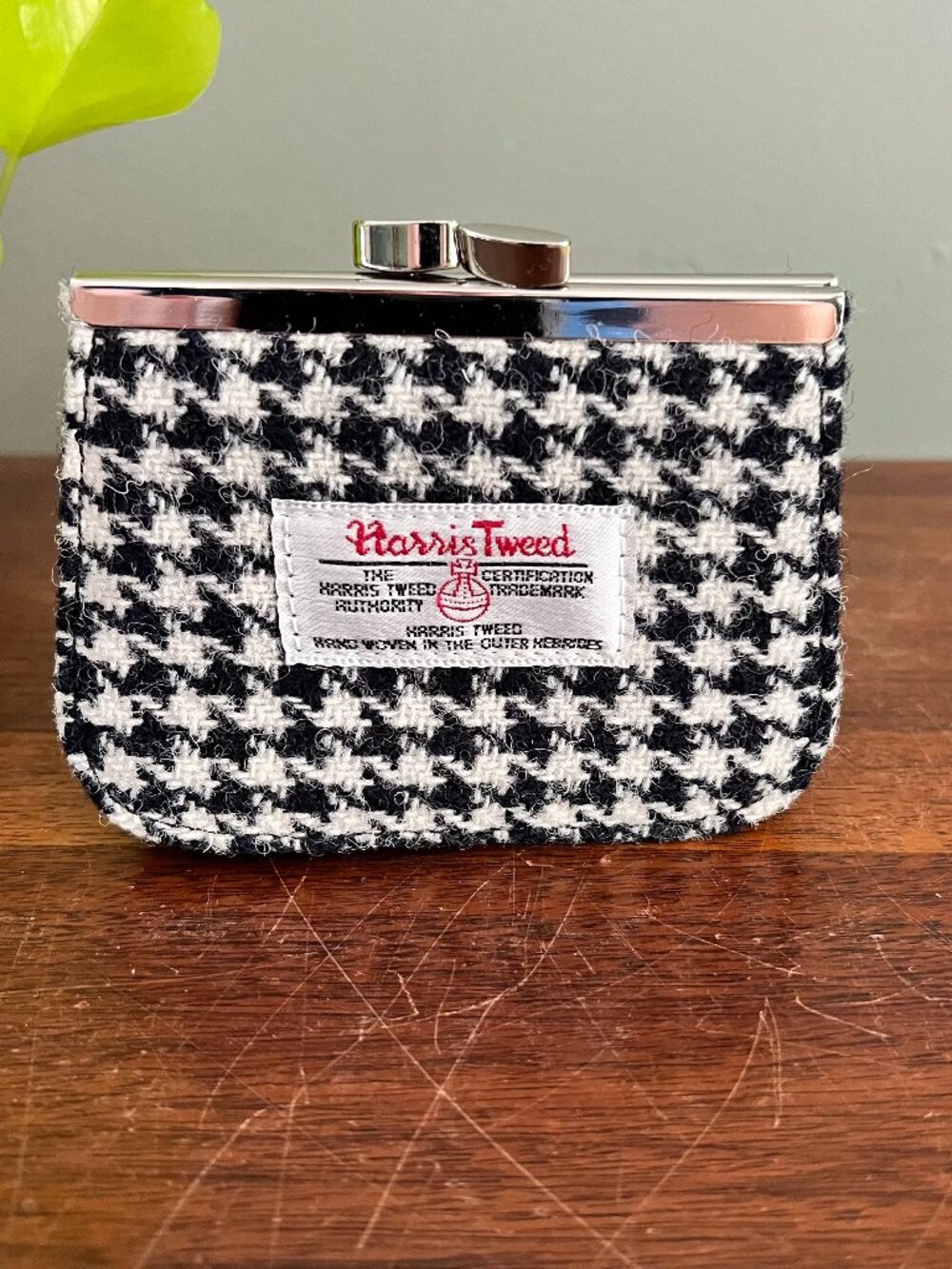 Glen Appin Harris Tweed Women's Small Clasp Coin Purse Houndstooth Wool